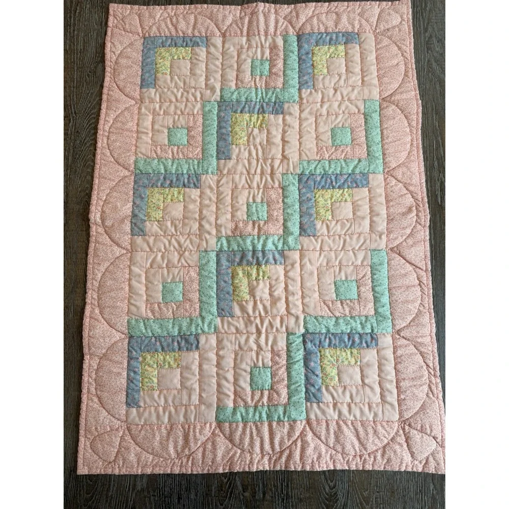 Amish Baby Quilt Hand Sewn Pastel Floral Pattern Cream Back 26x38 New
